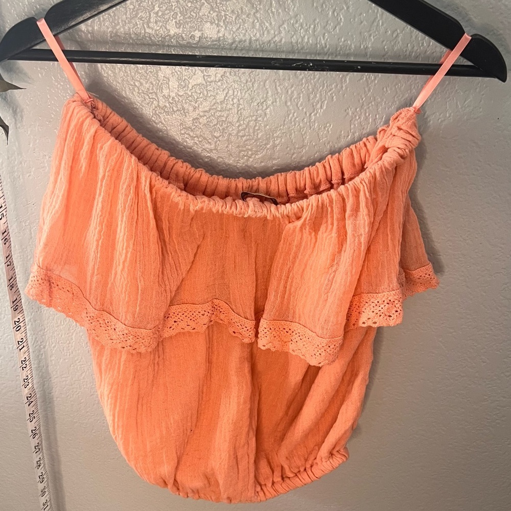 Arden B | strapless, cropped, coral blouse w/elasticated hems, size small​ - Picture 4 of 10